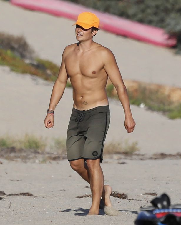 orlando bloom paddle boarding nude naked (3)