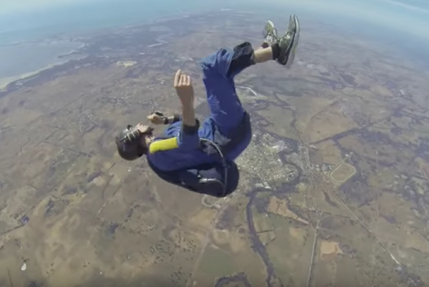 MAN HAS SEIZURE WHILE SKYDIVING AT 12000 FEET!
